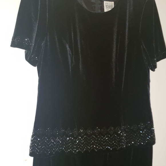 Black velvet dress - Picture 3 of 8